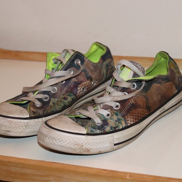 Converse Chuck Taylor All Star Purple OX Digital Floral Sneaker 553297F Size 9 - Picture 1 of 6